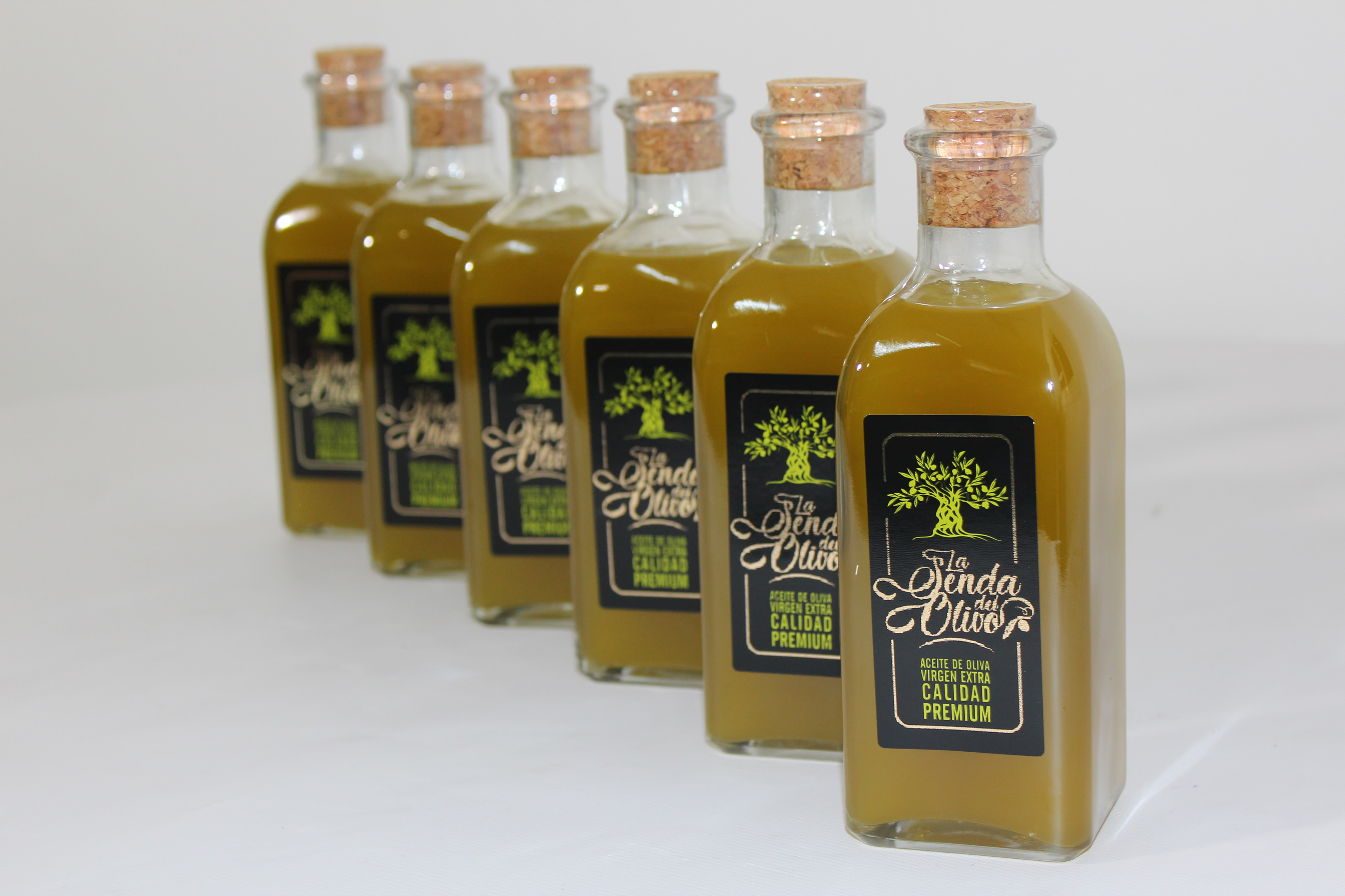 AOVE calidad premium variedad manzanilla aloreña y hojiblanca (6 x 500ml.) - La Senda del Olivo